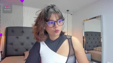 Snapshot of effystonnem chatting on February 20, 2025, 7:30 pm E F F Y online show from February 20, 2025, 7:30 pm