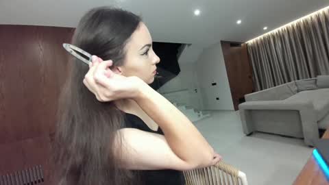 Snapshot of ehotlovea chatting on November 17, 2025, 1:55 am Erik and Alice online show from November 17, 2025, 1:55 am