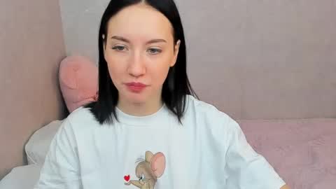 eileenmoores online show from March 19, 2026, 1:04 pm