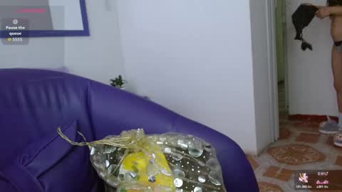 Snapshot of eimy01 chatting on April 21, 2026, 12:11 pm eimy01 online show from April 21, 2026, 12:11 pm
