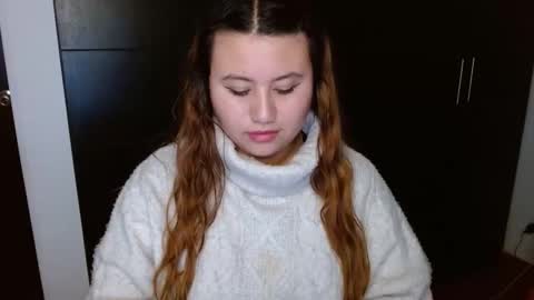 EIMY   MODEL INDEPENDENT online show from December 4, 2024, 7:17 am