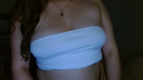 EIMY   MODEL INDEPENDENT online show from October 5, 2025, 5:50 am