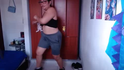 Snapshot of eimy_saenzz chatting on December 19, 2025, 6:37 pm eimy_saenzz online show from December 19, 2025, 6:37 pm