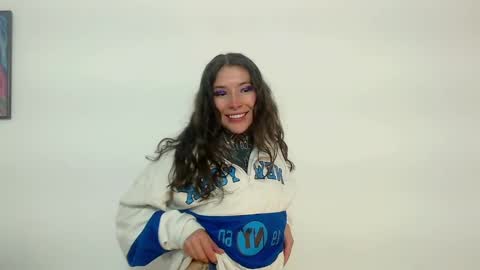 Carla online show from January 4, 2025, 12:27 am