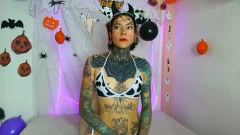 Carla online show from October 4, 2025, 1:47 am