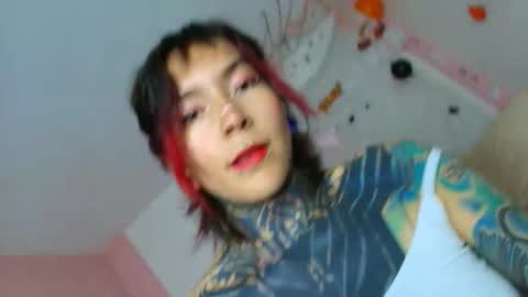 Carla online show from October 17, 2025, 9:28 pm