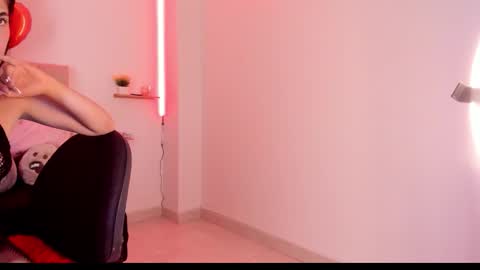 eimyy_rouse online show from February 16, 2026, 8:05 pm