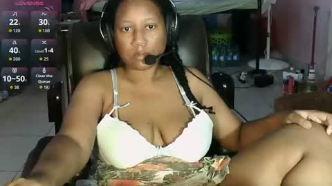 Snapshot of eirondra_valeen chatting on June 17, 2026, 10:06 am Eirondra Valeen online show from June 17, 2026, 10:06 am