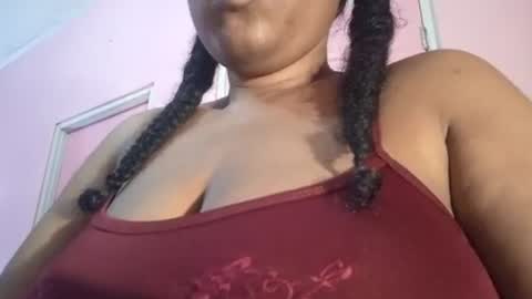 Snapshot of eirondra_valeen chatting on July 18, 2026, 1:32 am Eirondra Valeen online show from July 18, 2026, 1:32 am