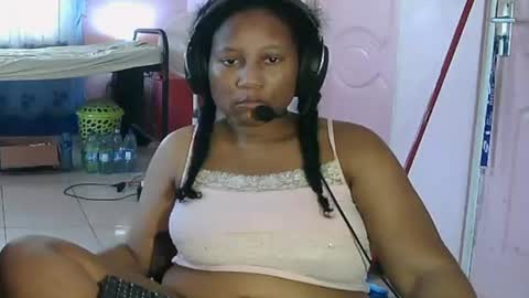 Snapshot of eirondra_valeen chatting on July 26, 2026, 1:40 pm Eirondra Valeen online show from July 26, 2026, 1:40 pm