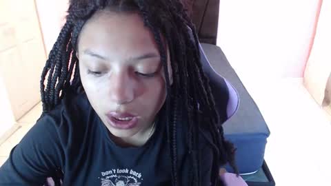 eiviiy1609 online show from December 5, 2025, 1:42 pm