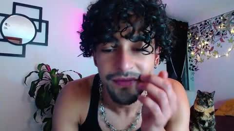 xoxo online show from April 1, 2026, 12:11 am