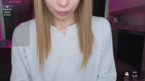 Snapshot of el1s_evans chatting on March 13, 2026, 11:06 am please read my bio there is information about private shows and about my personality online show from March 13, 2026, 11:06 am