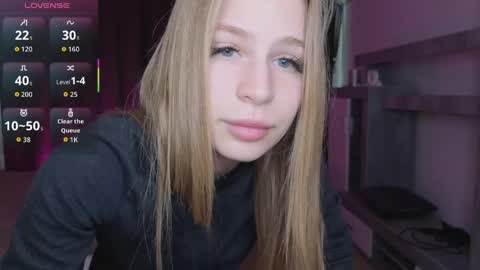Snapshot of el1s_evans chatting on March 29, 2026, 10:59 am please read my bio there is information about private shows and about my personality online show from March 29, 2026, 10:59 am