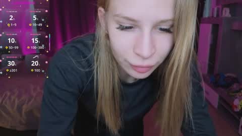 Snapshot of el1s_evans chatting on April 10, 2026, 11:04 am please read my bio there is information about private shows and about my personality online show from April 10, 2026, 11:04 am