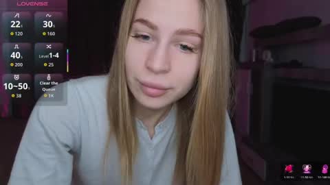 Snapshot of el1s_evans chatting on April 16, 2026, 11:00 am please read my bio there is information about private shows and about my personality online show from April 16, 2026, 11:00 am