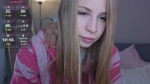 Snapshot of el1s_evans chatting on May 5, 2026, 10:01 am please read my bio there is information about private shows and about my personality online show from May 5, 2026, 10:01 am