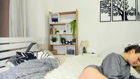 Elis 3 online show from November 23, 2025, 9:58 pm