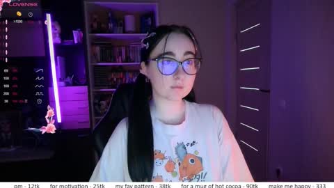 Snapshot of el_sweety chatting on March 18, 2026, 1:47 pm If you like it when I meow give me a thumbs up online show from March 18, 2026, 1:47 pm
