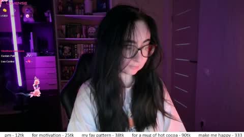 Snapshot of el_sweety chatting on April 13, 2026, 10:43 am If you like it when I meow give me a thumbs up online show from April 13, 2026, 10:43 am