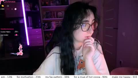 Snapshot of el_sweety chatting on April 27, 2026, 9:29 am If you like it when I meow give me a thumbs up online show from April 27, 2026, 9:29 am