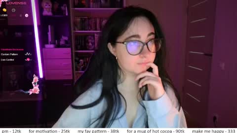 Snapshot of el_sweety chatting on May 11, 2026, 10:54 am If you like it when I meow give me a thumbs up online show from May 11, 2026, 10:54 am