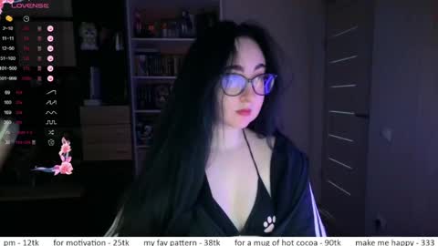 Snapshot of el_sweety chatting on May 15, 2026, 10:33 am If you like it when I meow give me a thumbs up online show from May 15, 2026, 10:33 am