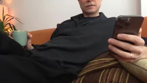Snapshot of el_thunder chatting on February 20, 2026, 11:32 am MrE online show from February 20, 2026, 11:32 am