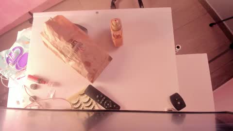 Ela online show from November 5, 2025, 10:21 pm