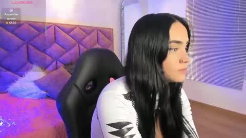 Snapshot of elaia_muller chatting on January 16, 2026, 4:27 am Elaia online show from January 16, 2026, 4:27 am