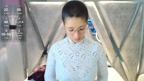 elaine87_ online show from September 24, 2025, 8:56 pm