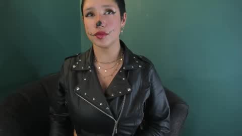 elaine87_ online show from October 18, 2025, 9:04 pm