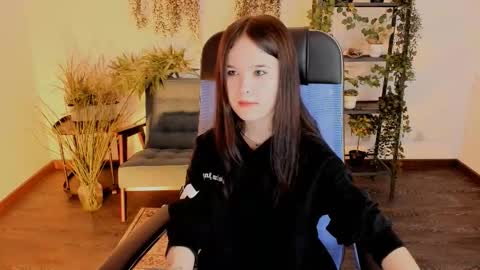 Snapshot of elainebeness chatting on January 13, 2026, 7:30 pm Your sweet girl online show from January 13, 2026, 7:30 pm