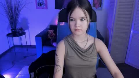 Snapshot of elainebeness chatting on January 15, 2026, 1:43 am Your sweet girl online show from January 15, 2026, 1:43 am