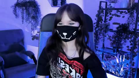 Snapshot of elainebeness chatting on April 2, 2026, 4:26 pm Your sweet girl online show from April 2, 2026, 4:26 pm