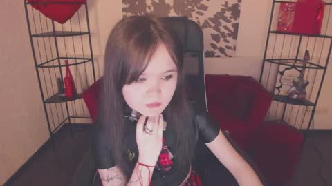 Snapshot of elainebeness chatting on April 7, 2026, 7:47 pm Your sweet girl online show from April 7, 2026, 7:47 pm