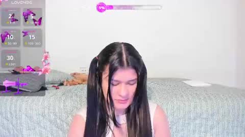 Snapshot of elalove_ chatting on July 11, 2026, 7:44 am Ela online show from July 11, 2026, 7:44 am