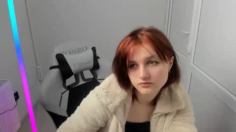 Snapshot of elara_muse chatting on May 3, 2026, 8:53 am Evie online show from May 3, 2026, 8:53 am