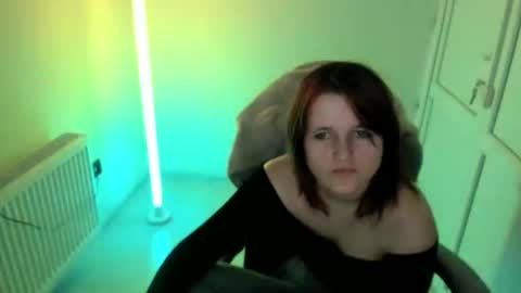 Snapshot of elara_muse chatting on May 10, 2026, 6:51 am Evie online show from May 10, 2026, 6:51 am