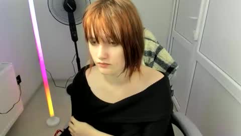 Snapshot of elara_muse chatting on May 27, 2026, 7:27 am Evie online show from May 27, 2026, 7:27 am