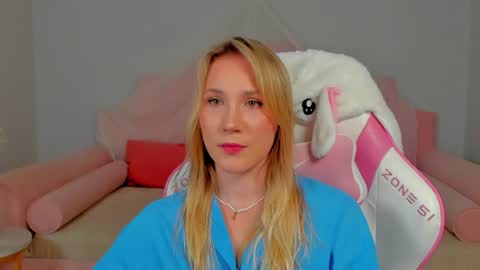 Snapshot of elaravoltage chatting on July 24, 2026, 5:44 pm elaravoltage online show from July 24, 2026, 5:44 pm