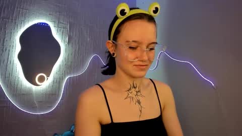 Snapshot of elastikiss chatting on March 7, 2026, 4:37 pm elastikiss online show from March 7, 2026, 4:37 pm