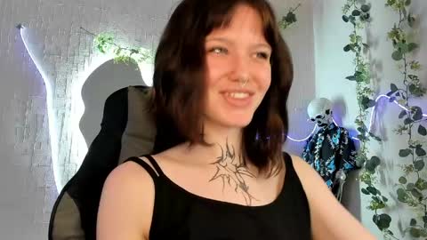 Snapshot of elastikiss chatting on April 15, 2026, 7:48 am elastikiss online show from April 15, 2026, 7:48 am