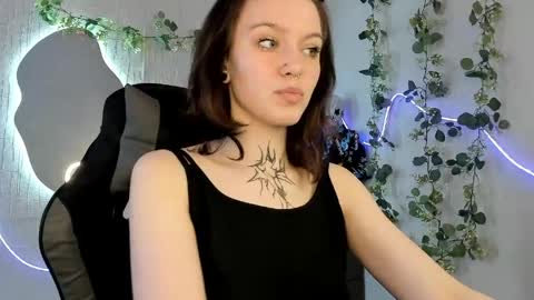 Snapshot of elastikiss chatting on April 16, 2026, 6:25 am elastikiss online show from April 16, 2026, 6:25 am