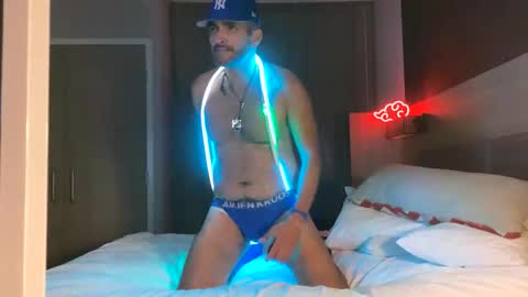 Armando online show from October 22, 2025, 4:57 am