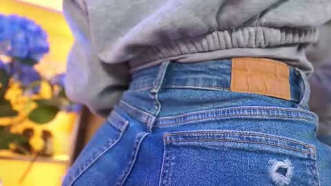 Elasummeer online show from January 10, 2026, 11:45 am