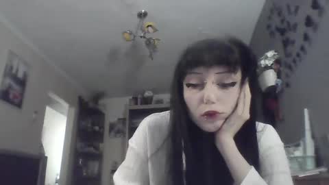 Snapshot of elaynetanton chatting on May 9, 2026, 5:29 pm Lia online show from May 9, 2026, 5:29 pm