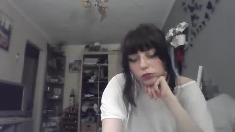 Snapshot of elaynetanton chatting on July 21, 2026, 4:37 am Lia online show from July 21, 2026, 4:37 am