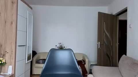 elchapoguzman95 online show from October 13, 2025, 9:31 am