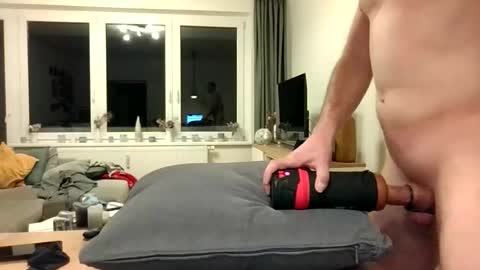 elcumbo01 online show from March 28, 2026, 7:57 pm